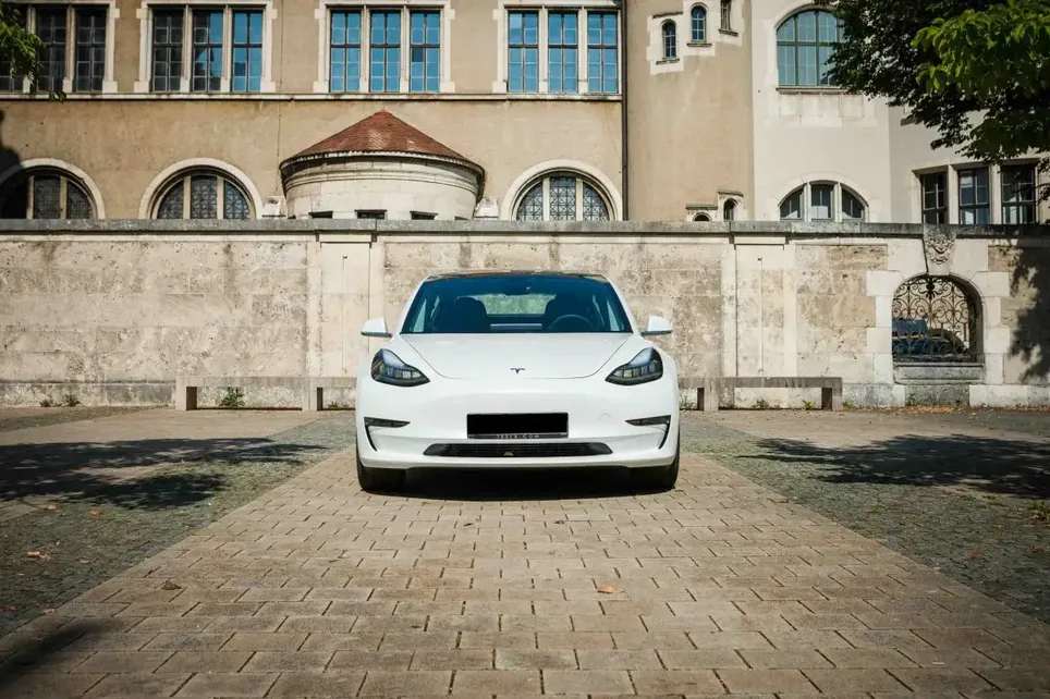 Tesla Model 3 Performance – vue de face